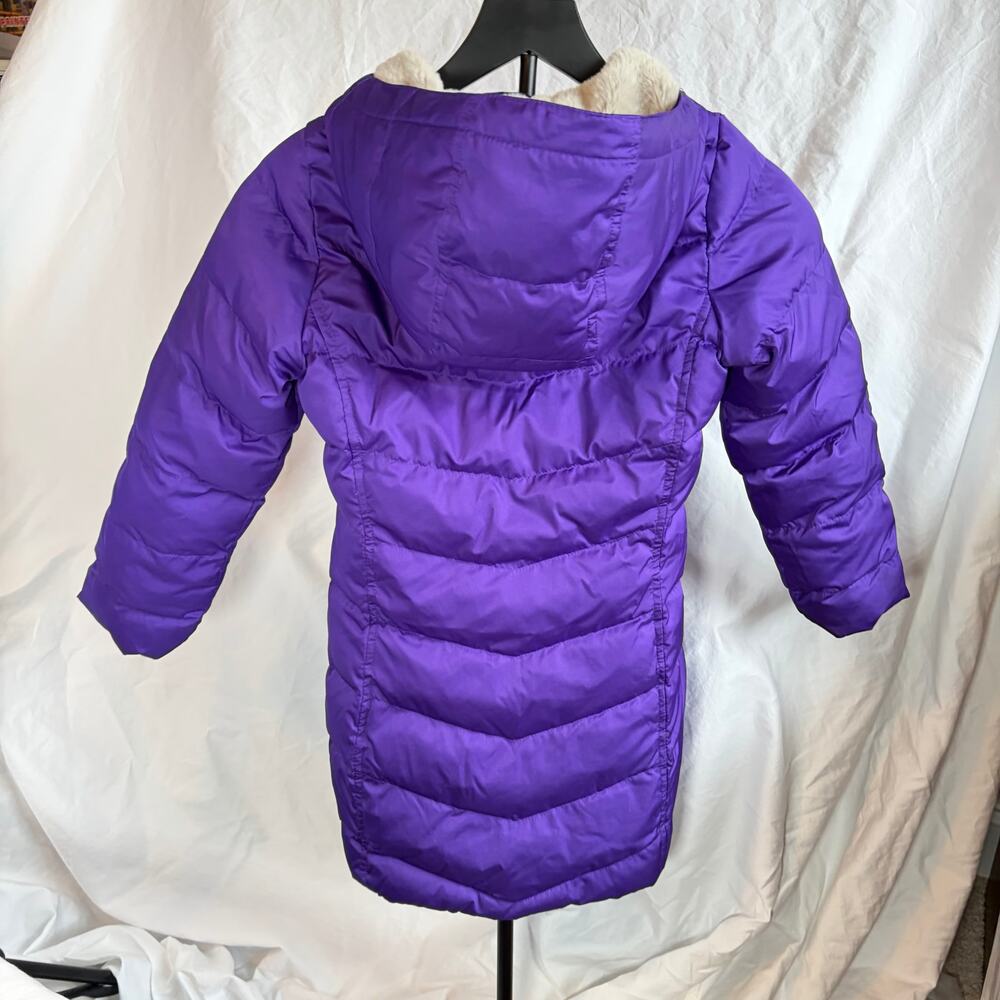 Lands End girls long purple fur lined puffer jacket.  Size S 6-7.  Heavyweight - Picture 2 of 9